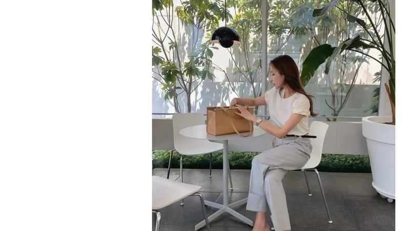 擦窗如绣：钟点工擦玻璃的注意事项与安全要点**